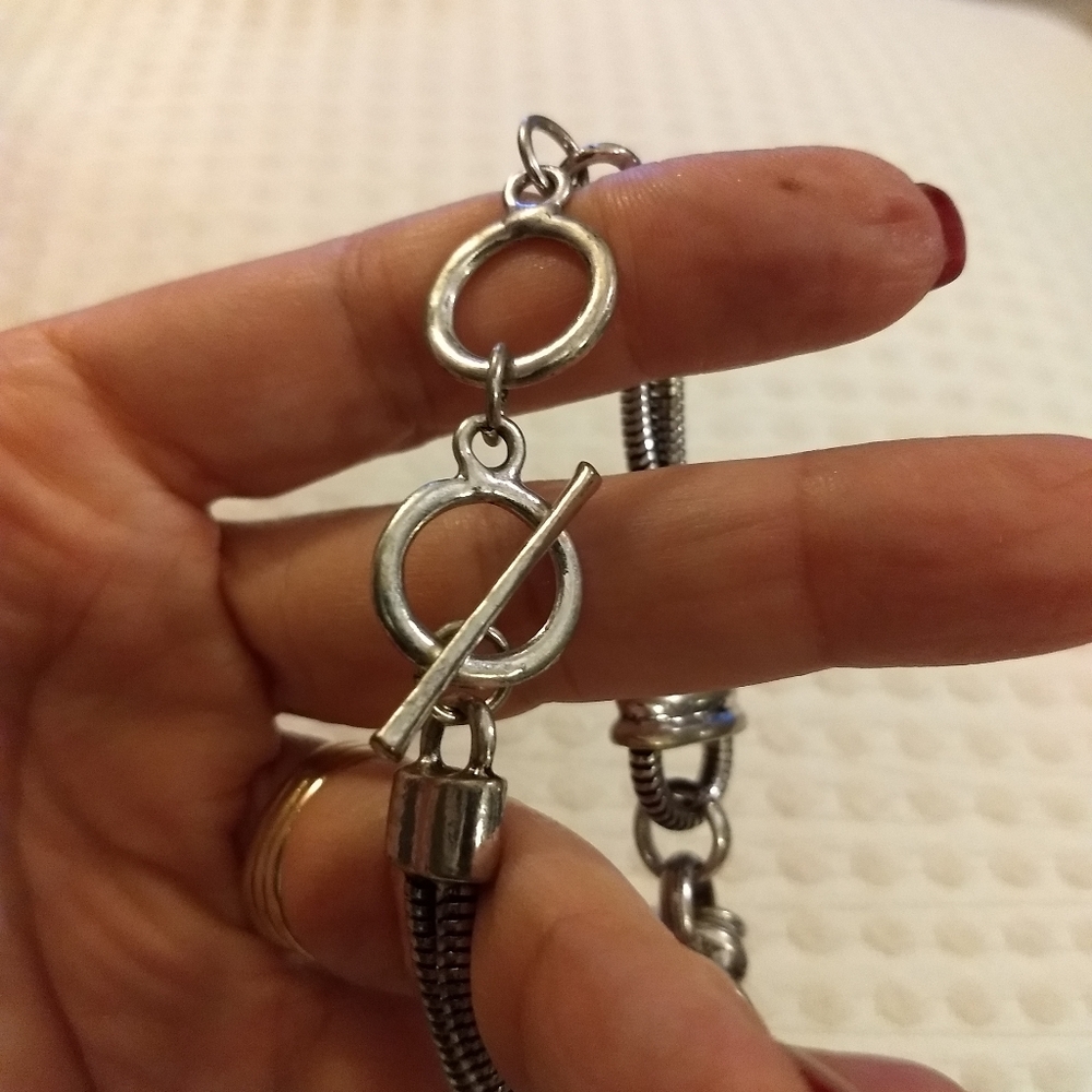 Beautiful Three Heart Bracelet - Picture 2 of 4